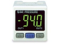 SMC PSE303 Pressure Switch PSE100-560