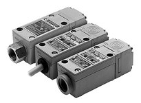 Allen Bradley 802PR-XBAM1-08 Inductive Proximity Sensor | 8ft Cable