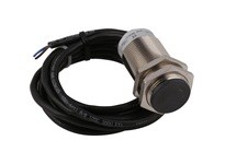 Cutler Hammer E57-30LE22-A1 Inductive Proximity Sensor E57 22 mm range Straight Shielded E57 Series